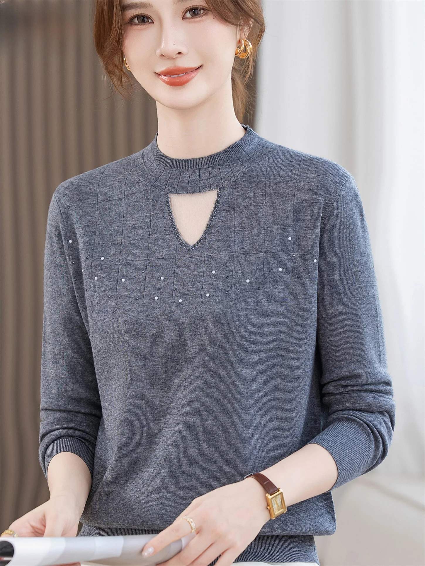 

2025 New Faion Midlife Mom Autumn Wear Thin Knitted Hollow out Woolen Top for ly Women Casual Loose Fit Breathable