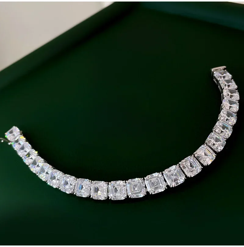 Desire 2023 New Explosive Flash Imported High Carbon Diamond Princess Square Bracelet, Designed by Female Ethnic Minorities