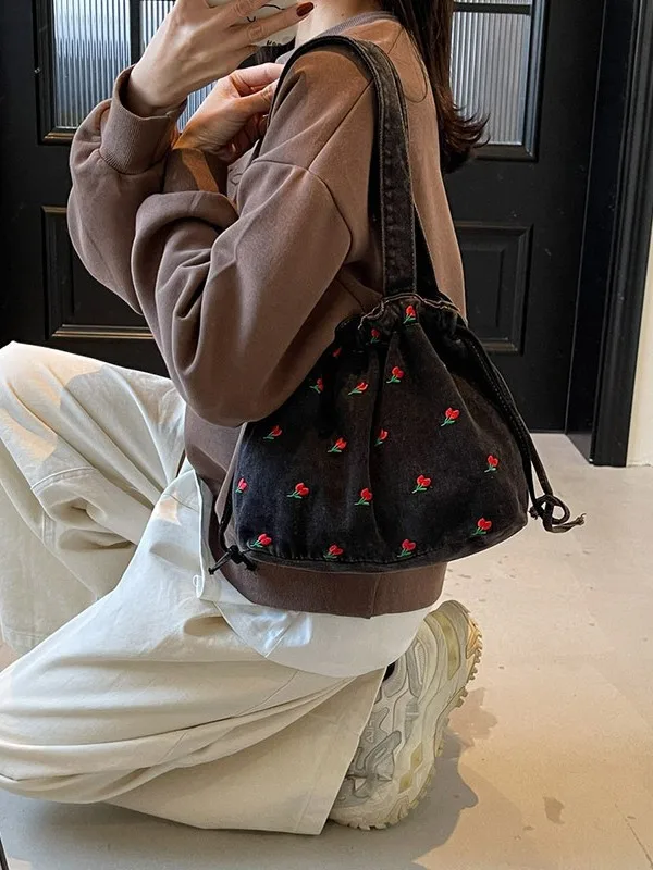 Three Colors Cherry Embroidered Vintage Denim Bucket Bag Drawstring Large Capacity Korean Casual Women Shoulder Crossbody Bag