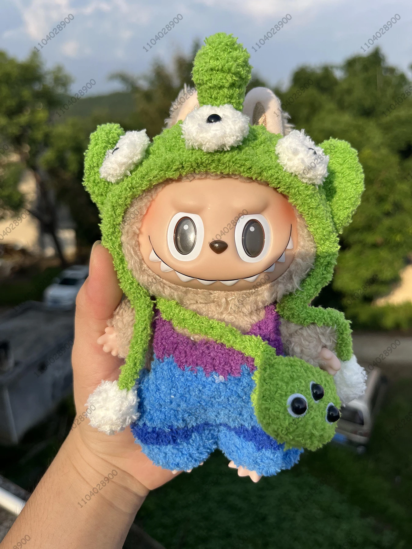 

Labubu The Monster Toy Story Alien Костюм Кукла Вязаная Одежда 1:1 Реплика Виниловая Лицо Кукла Фигурка Сумка Очаровательная Подвеска