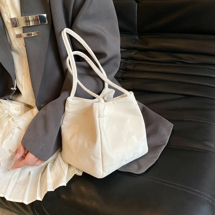 

2025 Summer 331 New Magnetic Buckle Bucket Bag Shoulder Bag Tote Bag Simple Casual Large-capacity Handbag