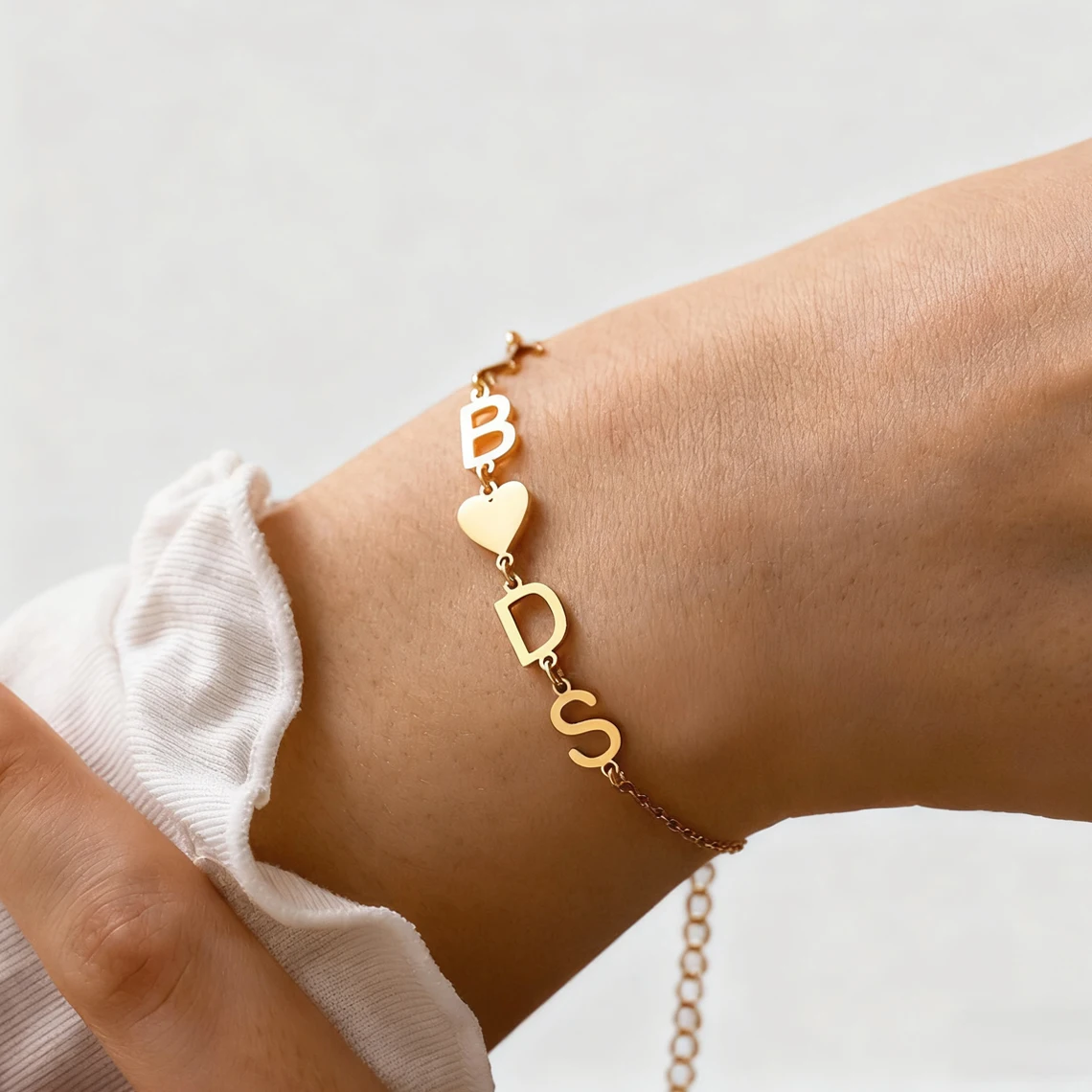 

Индивидуальный персонализированный браслет с буквами для женщин, браслет из нержавеющей стали с несколькими буквами, семейный браслет для мамы, рождественские подарки