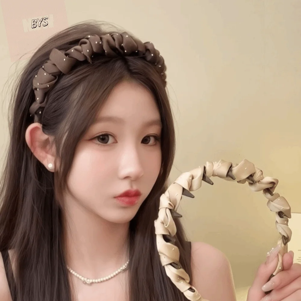 

Adjustable Pleated Fabric Headband Satins Material Comfortable Rhinestones Toothed Headband Stretchy Fabric Elegant