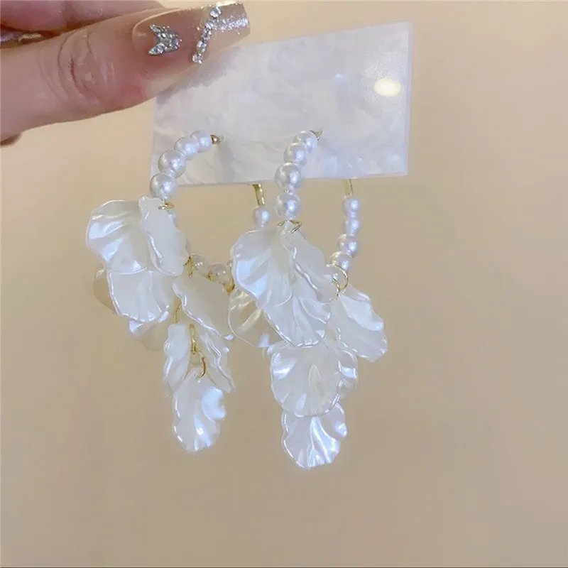 Luxury French Style Retro Imitation Pearl Flower Tassel Earrings High-end Design Trendy Earring Jewelry party Gift Wholesale