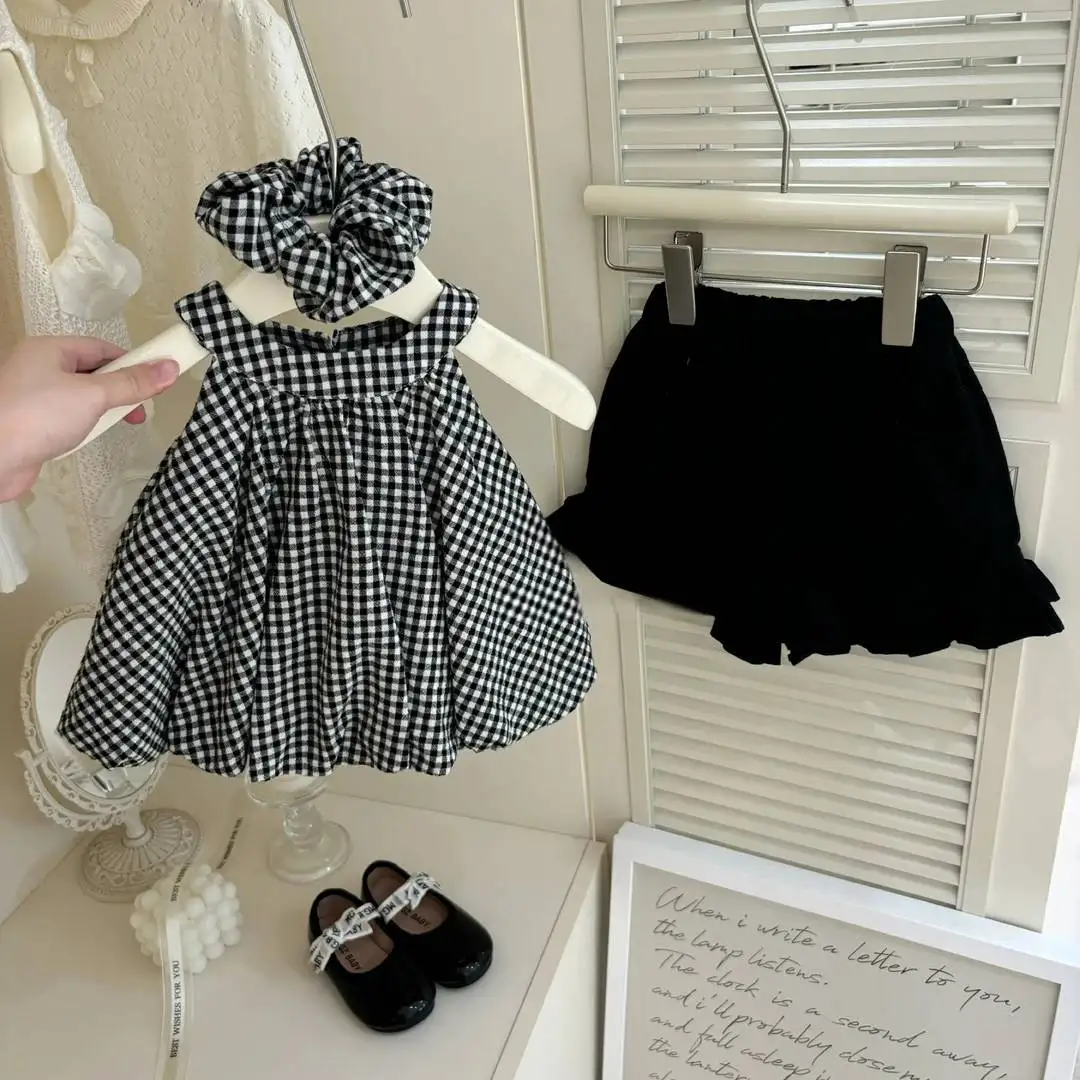 

Summer Children's Fashionable Two-Piece Set with Hairband Sleeveless Checkered Halter Top And Shorts for Kids