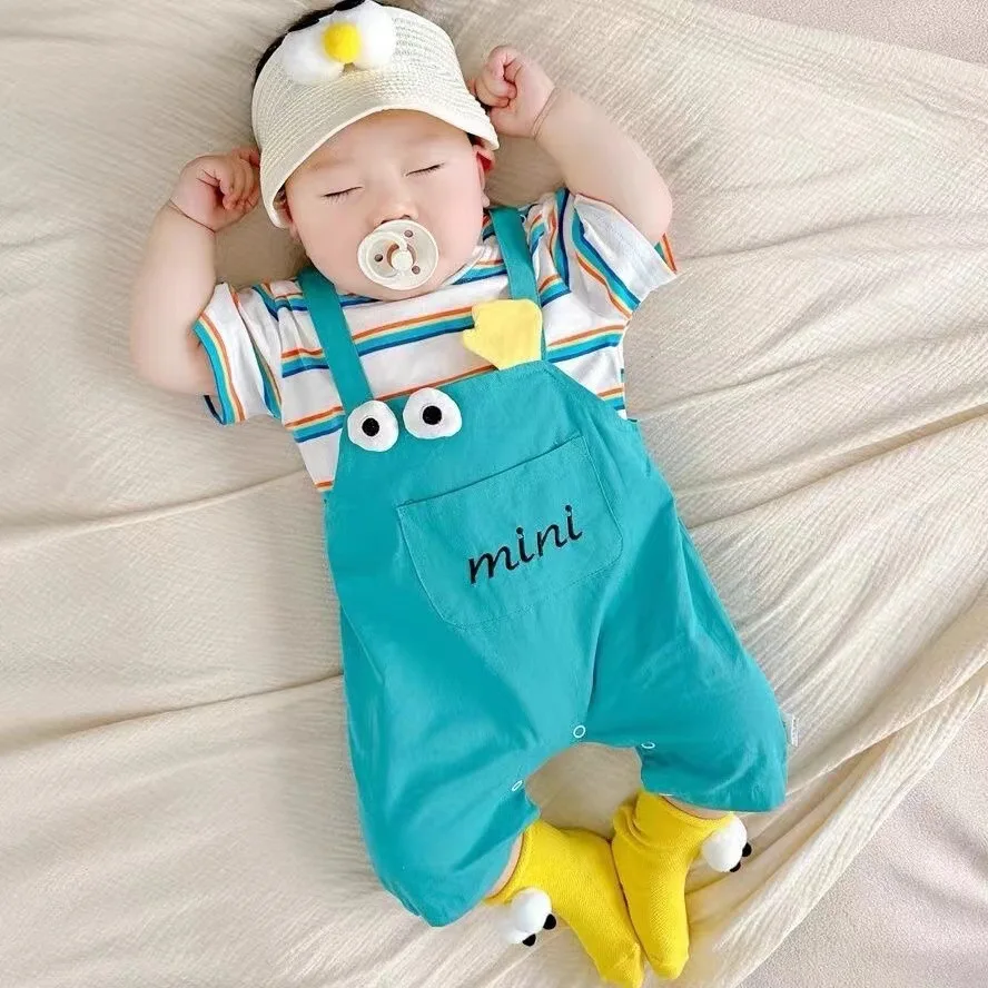 Infant summer clothes are super cute one-piece Romper boys and babies are handsome and thin fake two-piece climbing clothes.