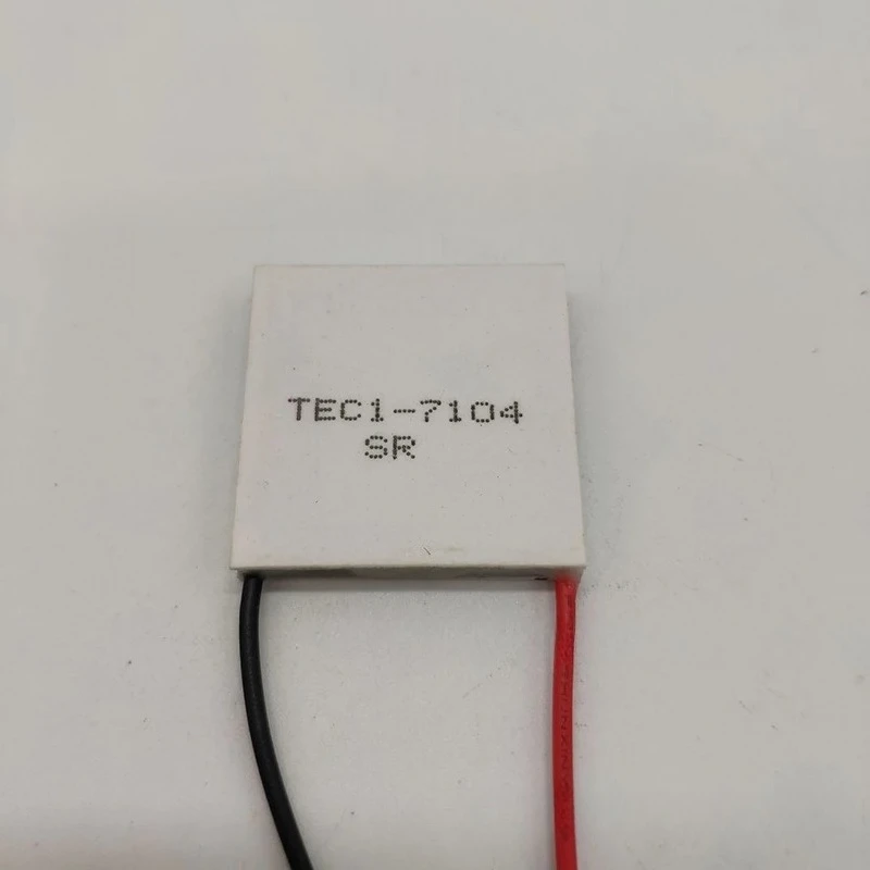 

Для TEC1-7104 TEC1-07104 30*30 мм полупроводниковый холодильный лист малой мощности 8,4 В 4 А холодильный лист