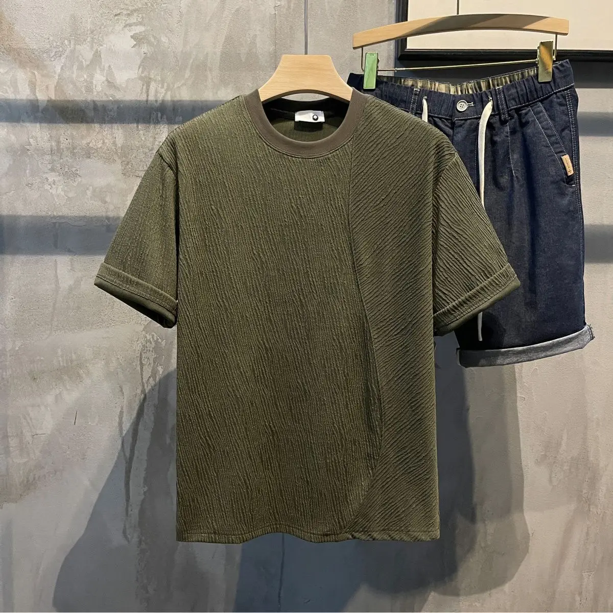 

Летняя дышащая жаккардовая текстурированная футболка для мужчин, легкая рубашка в стиле ретро в зрелом стиле с короткими рукавами, свободный полосатый топ на плечах