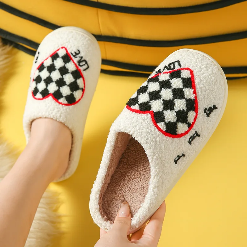 شباشب نسائية شتوية للهالوين لطيفة ومثيرة للاهتمام على شكل كلب أسود صغير داخلي مريح ودافئ لغرفة النوم المنزلية أحذية قطيفة ناعمة #2