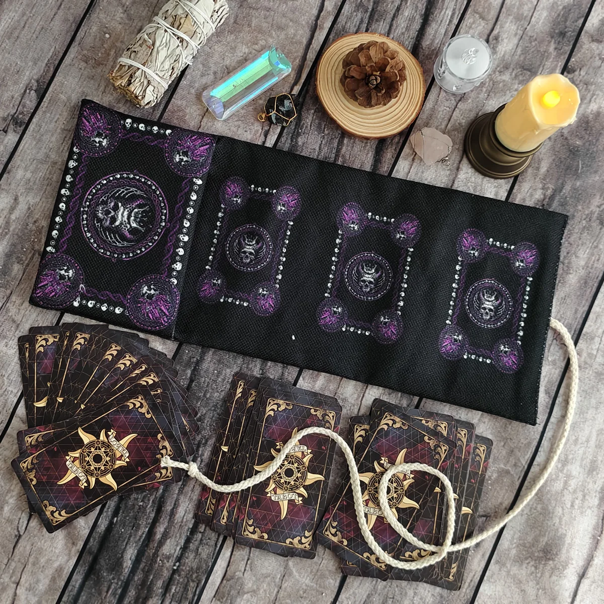 Geheimnisvolle dunkle Gothic-Stil künstlerische Tarot-Aufbewahrungstasche Tarotkarten Tischdecke für Wahrsagerei Schmetterling Blume Totenkopf Wickeltasche