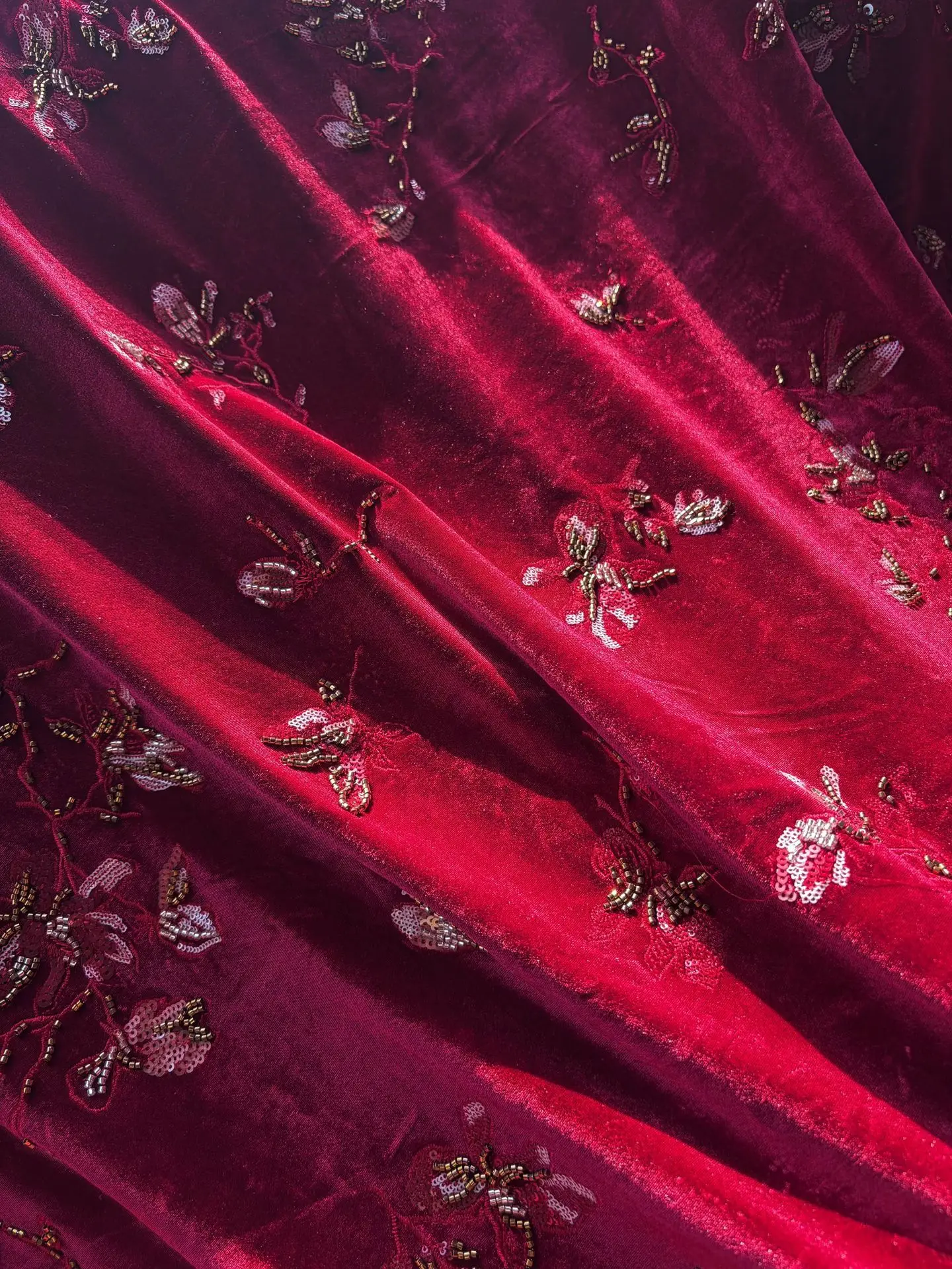 

High-end 3D bead tube sequin embroidered red velvet fabric for women's clothing, dresses, shawls, vests, and coat sewing fabric