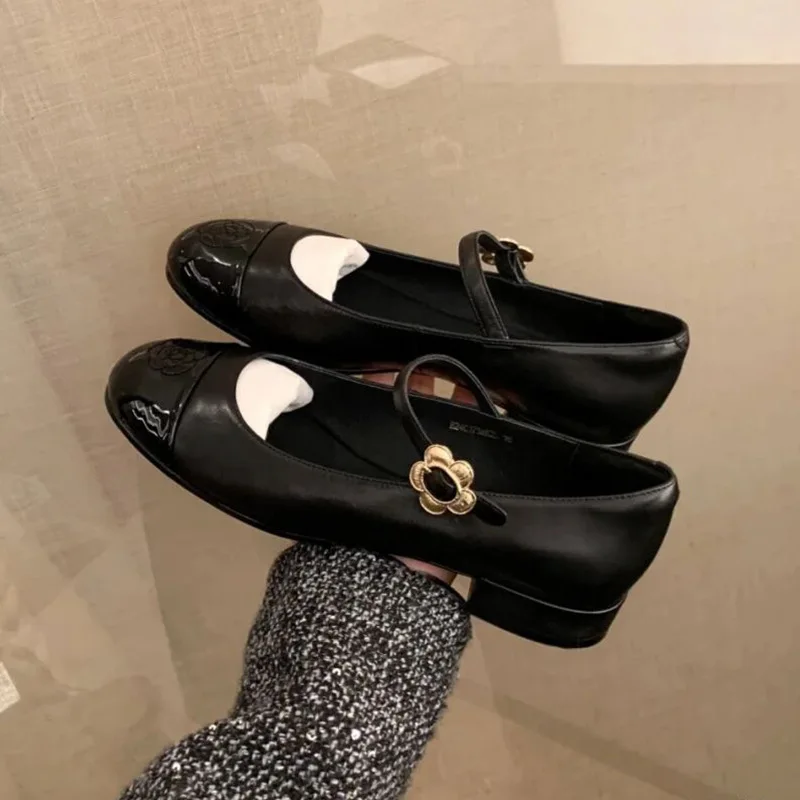 Buty damskie Mary Jane New 2024 Fashion Shallow Flower Buckle Ladies Soft Sole Casual Shoes Elegant Low Heel Leather Shoes Flats