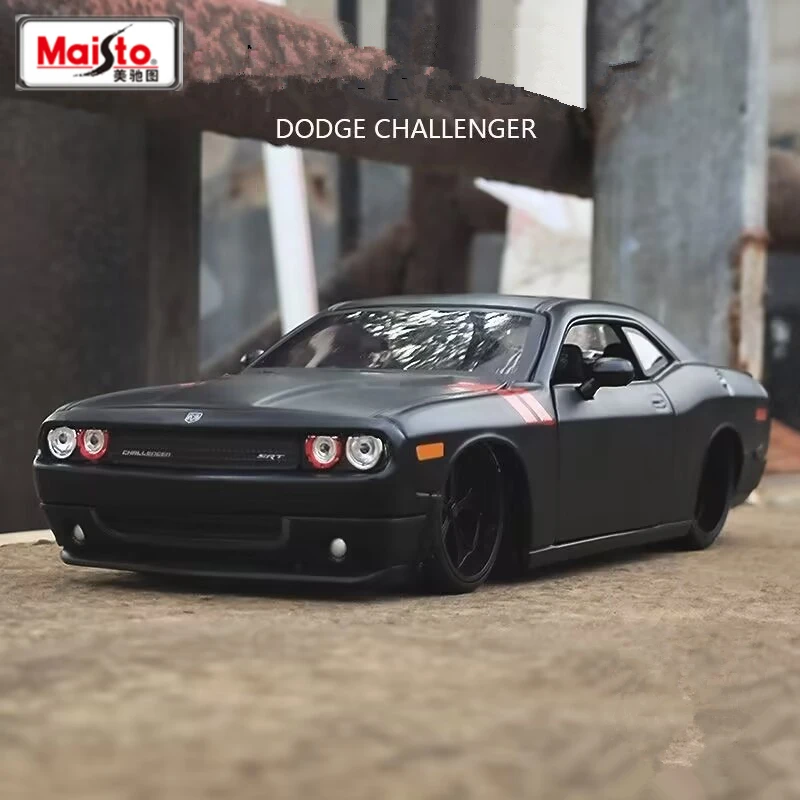 Maisto 1:24 2008 Dodge Challenger Alloy Muscle Car Model Diecast Metal Toy Sports Car Model Simulation Collection Childrens Gift