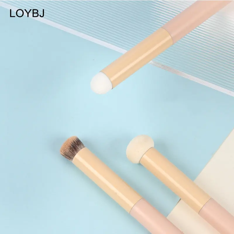 LOYBJ Small Mantou Concealer Brush Sponge Head Soft Hair Makeup Brushes Powder Foundation Fine Concealer Natural Blending Brush