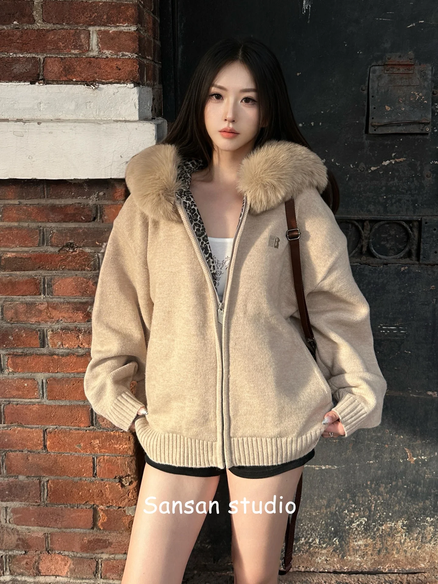 

Ретро-свитер с леопардовым принтом в американском стиле для женщин, ранняя весна, свободный крой, теплый, с узором Feifei