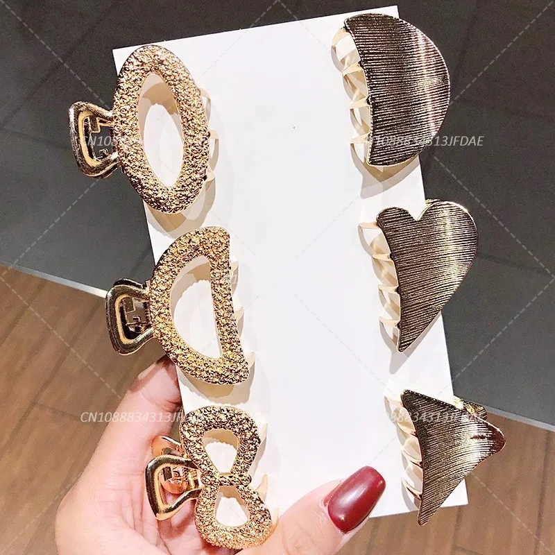 

Винтажные элегантные золотые геометрические полые когти для волос из сплава, женские модные аксессуары для волос, милые заколки для волос, заколки, повязка на голову