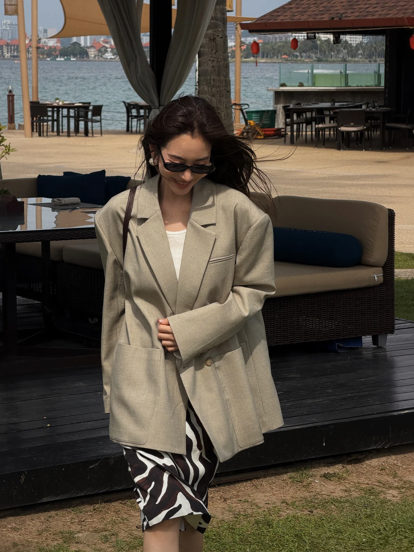 

Женский пиджак LiHuiEr: повседневный люкс, винтажный стиль, дышащий полиэстер, V-образный вырез, длинный рукав