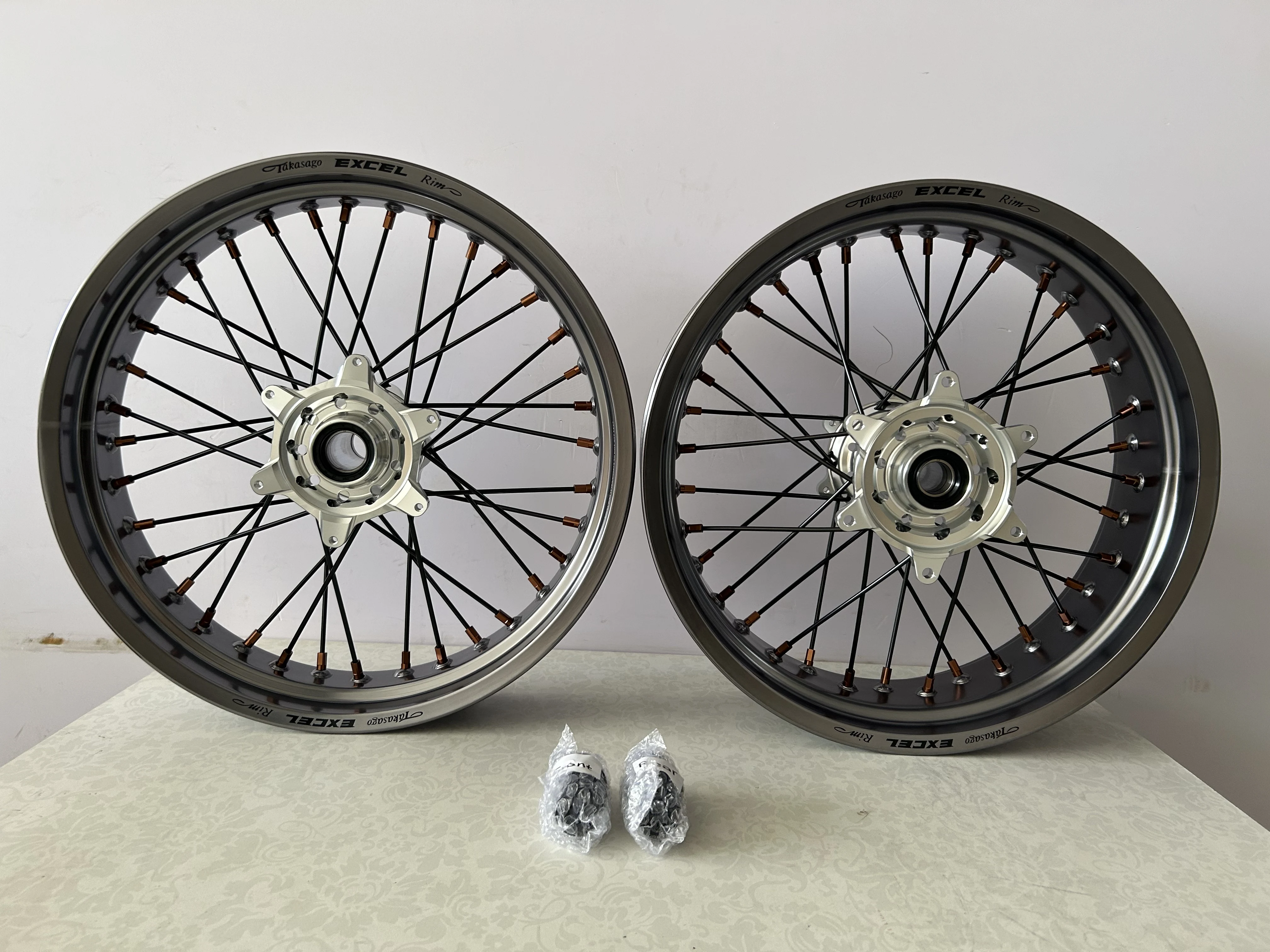 Wheel Set Titanium Color Rim Supermoto Motard Spoke Wheels 	 Accesorios Para Moto