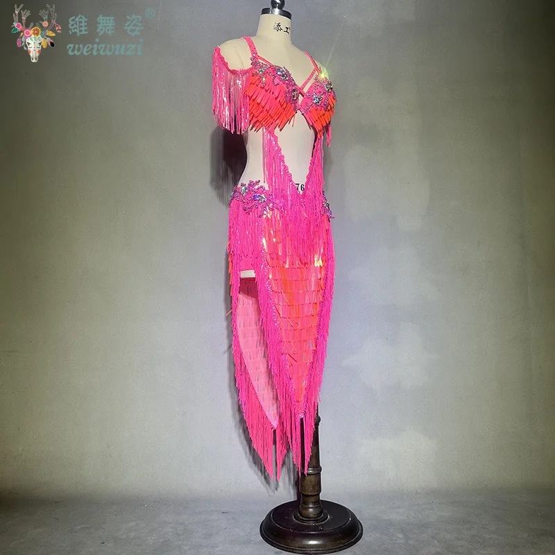 ชุดนักเต้นระบำหน้าท้องแบบสั่งทำพิเศษ ชุดบราประดับคริสตัลหรูหรา+กระโปรงปักเลื่อมพู่ห้อย 2 ชิ้น สำหรับผู้ใหญ่และเด็ก ชุดแสดงระบำหน้าท้อง