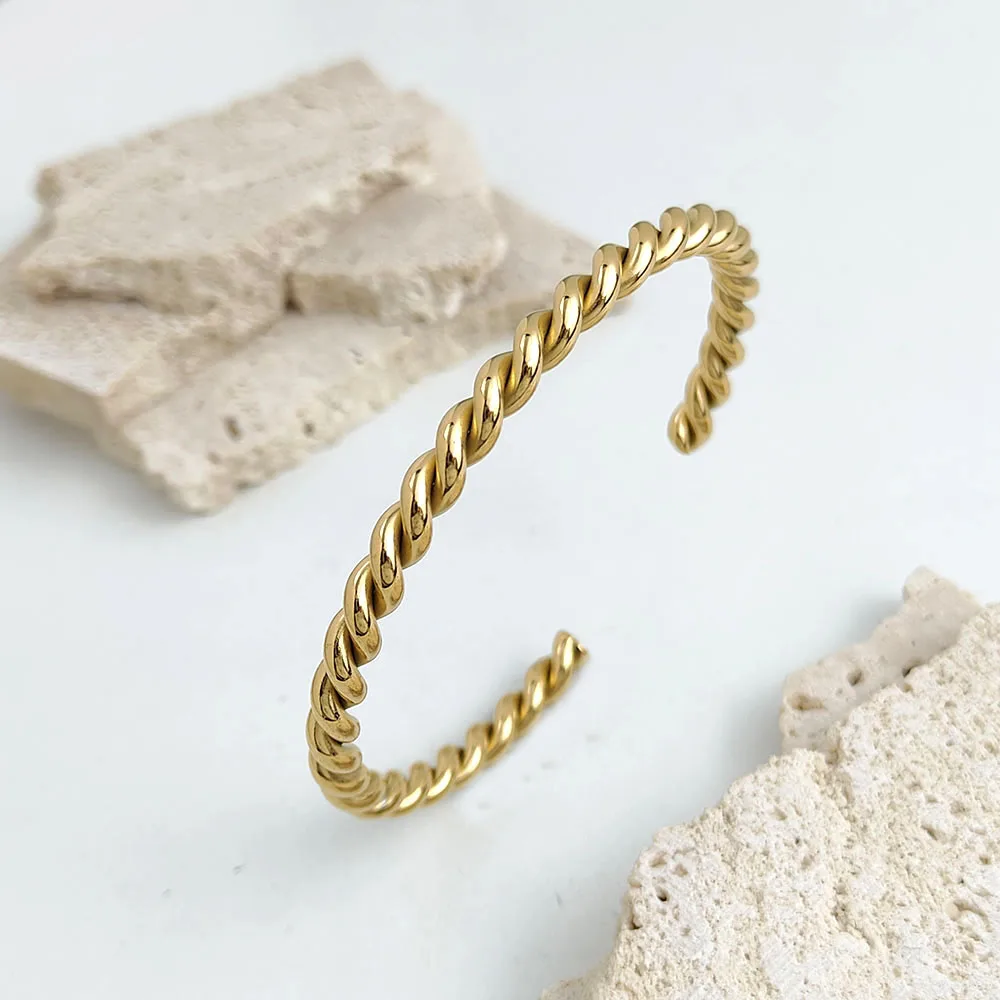 

Stainless steel simple twisted pattern gold-plated bracelet, high-quality waterproof bracelet, wedding bridesmaid gift