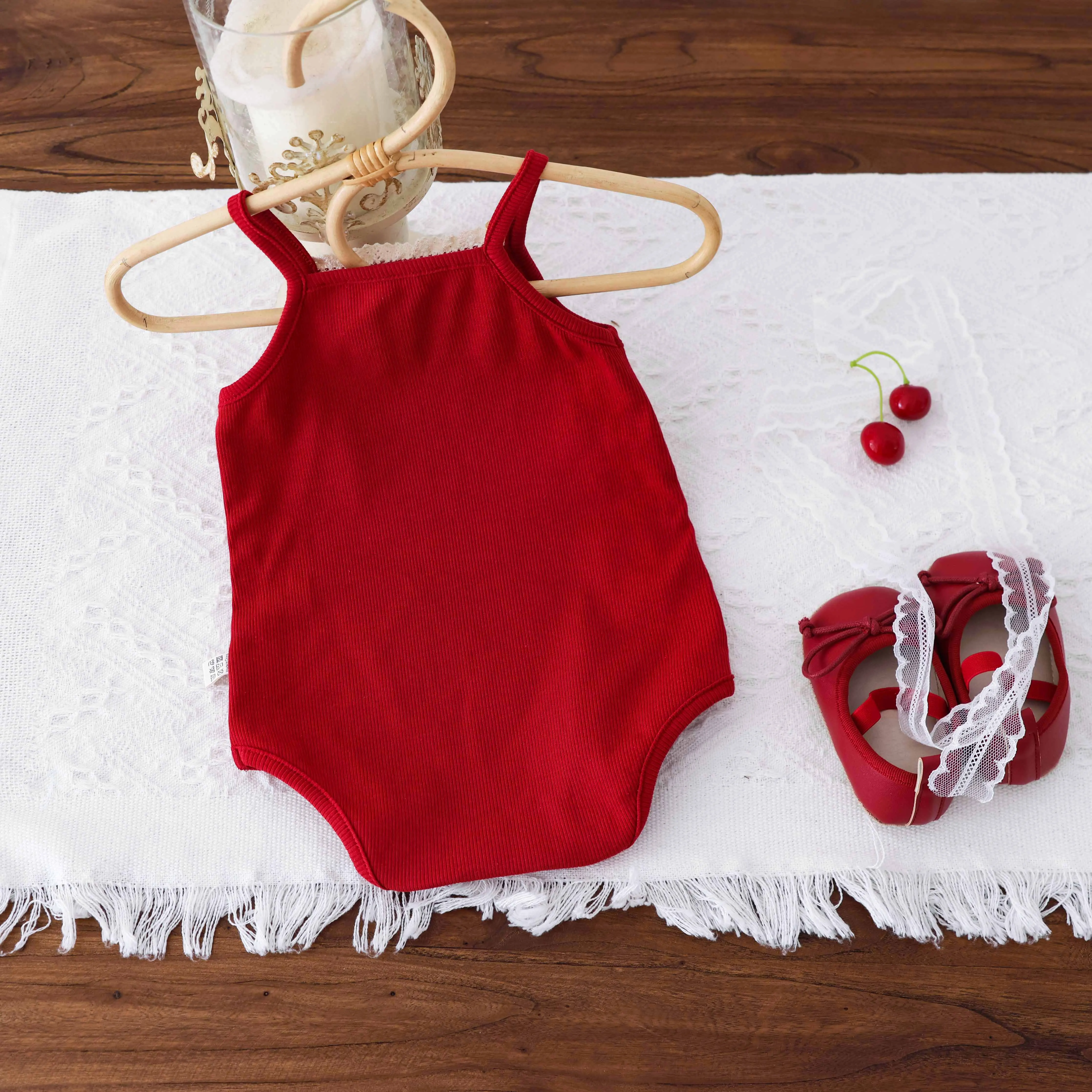 Korean-style summer baby's thin cute cherry hanging jumpsuit, female baby's fashionable and comfortable jumpsuit, very suitable
