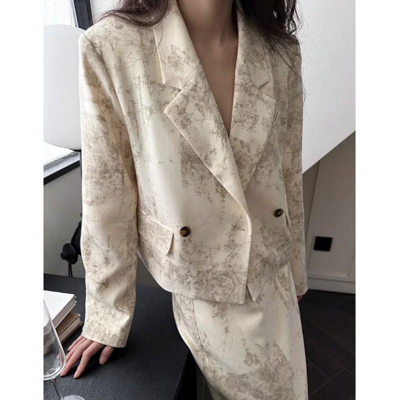 Neue chinesische Stil Blumen kurz geschnittene Blazer Frauen Herbst High-End-Kurz anzug Jacke lose Pendler Aprikose Mäntel Graue Kleidung