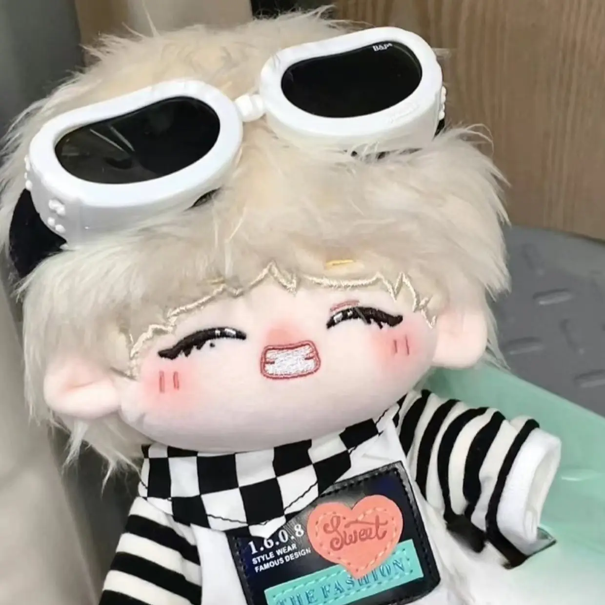 Фаршированная 20 см аниме Bangtan Sonyeondan BTS Kim Tae Hyung с V-образным вырезом, хлопковое тело, плюшевая кукла, игрушка, мягкое платье, подарок для ребенка