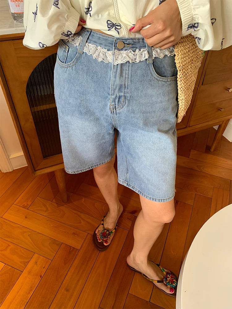

Women's Straight Leg Denim Shorts Lace Patchwork Design High Waist Five-Quarter Length Spring Summer Casual Jeans
