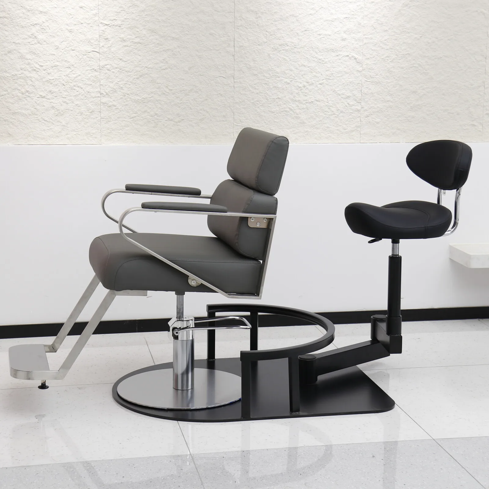Salon Grade Hydraulic Adjustable Barber Chair Swivel And Rotating Precision Cutting Chairs