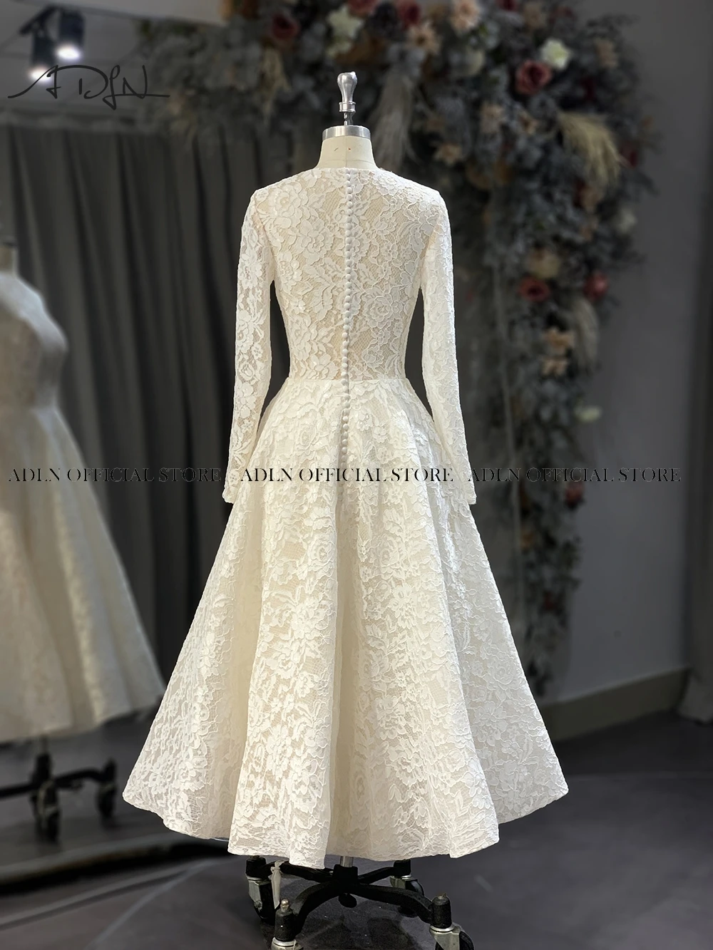 Short Wedding Dresses Jewel Long Sleeves A-line Tea Length Bride  Vintage 1950's Lace  Gowns