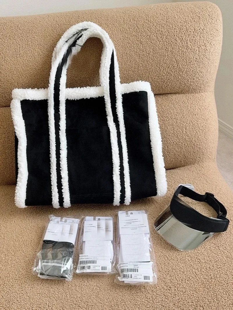 

Design Women's Shoulder Bags Plush Polyester Ladies Large Capacity Tote Bag Fashion Vintage Female Shopping Handbag