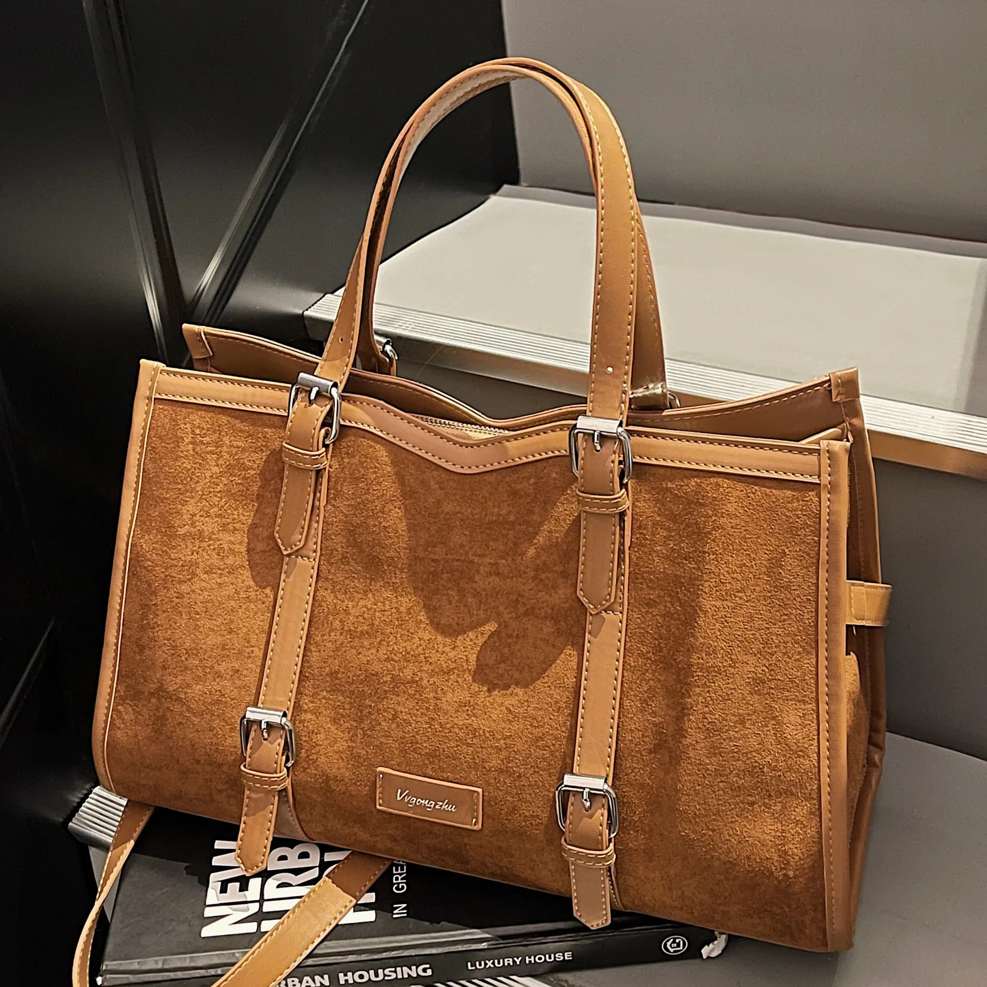 

Шикарная стеганая сумка через плечо для женщин 202, минималистичный слинг с верхней ручкой, модная сумка для повседневного использования и городских поездок на работу ​