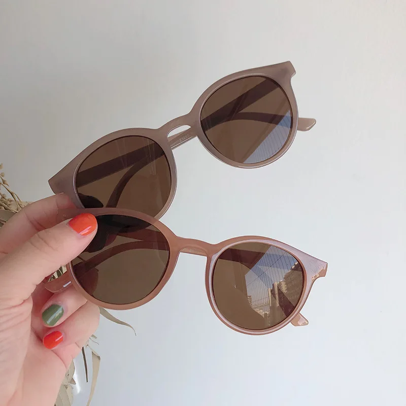 New Vintage Sunglasses Fashionable Hipsters Small Round Frame Sunglasses Milk Tea Driving Sunglasses