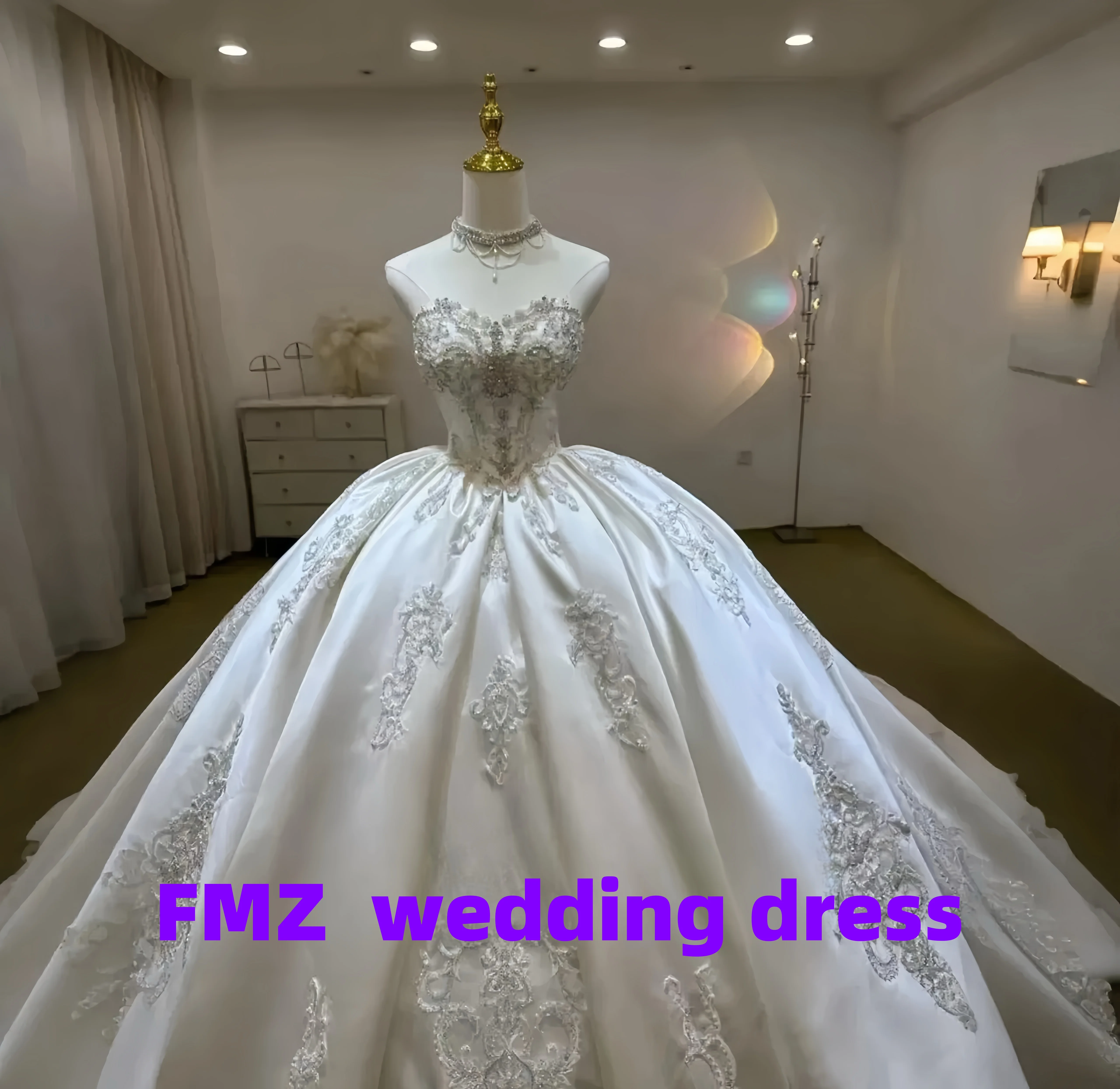 فستان زفاف مخصص بدون حمالات قابل للانفصال على الكتف مطرز أماندا نوفيس فيستدوس دي نوفيا أماندا نوفيا