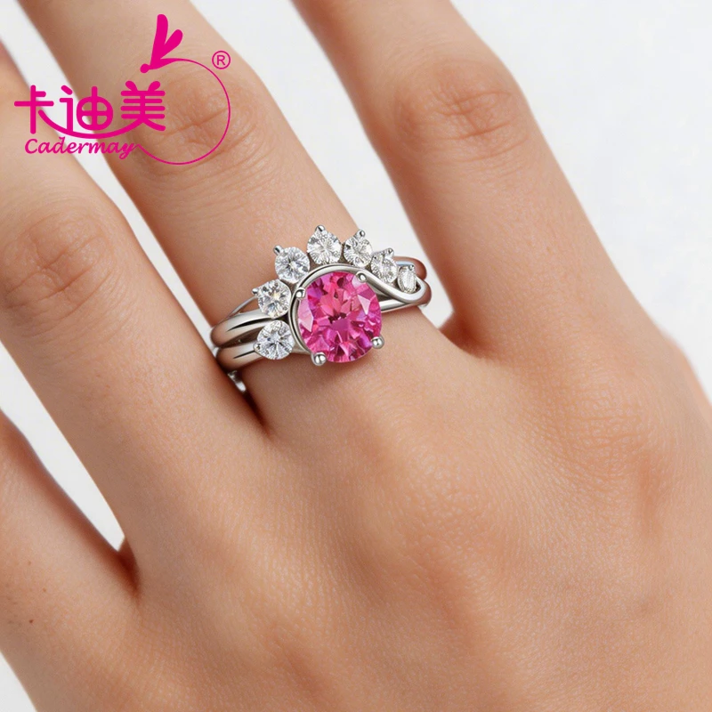 

Кольцо с выращенным в лаборатории рубином цвета голубиной крови, сапфиром цвета василька с включениями, из серебра 925 пробы с позолотой, муассанитом, женские украшения