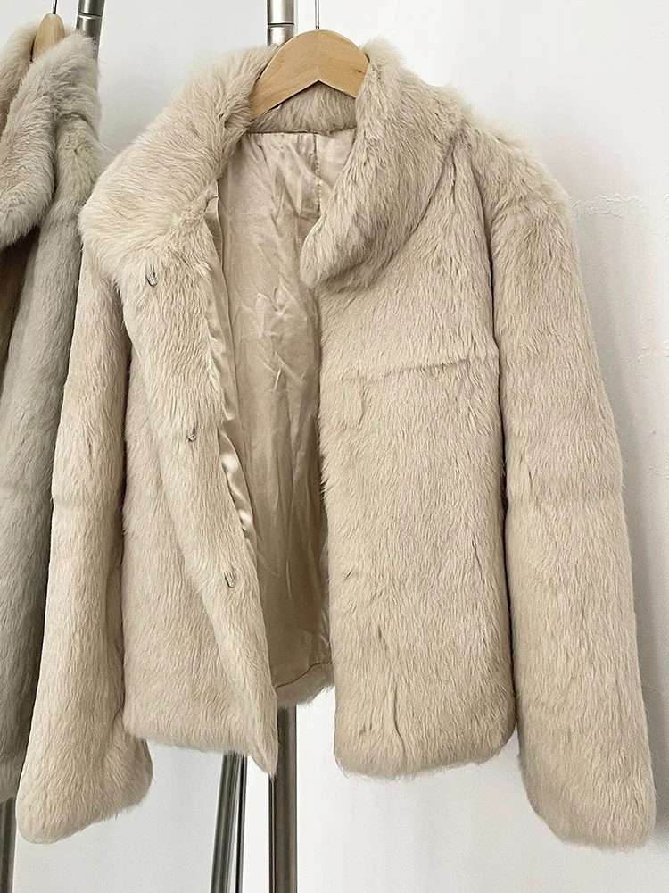 سترة ZMEENNA الفاخرة للنساء من الفرو الصناعي باللون البني الداكن معطف شتوي أنيق بياقة عالية ملابس خارجية ناعمة ودافئة أنيقة ZM3393