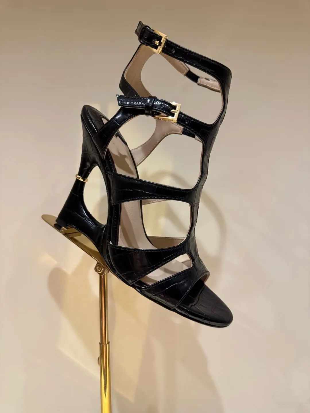 2026Women's Summer Irregular Hollow Coarse High Heel Sandals Fashionable and Sexy Fashion Show 34-44 Large Roman Sandals