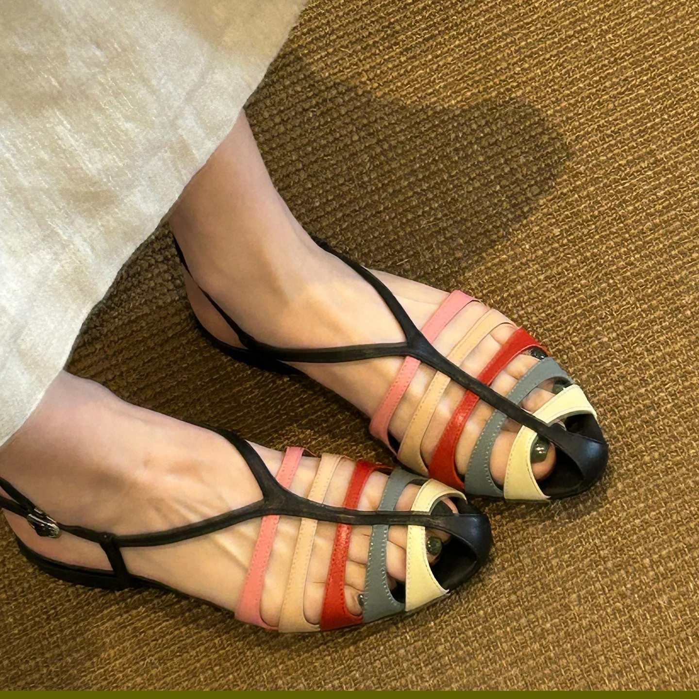 2026 New Patent Leather Sandals Women Shoes Mixed Color Flat Sandals Summer Fashion Party Dress Buckle Shoes Design Flat Shoes