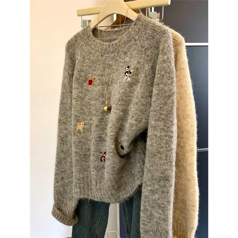 New Autumn and Winter Puppy Cartoon Embroidered Round Neck Pullover Sweater for Women Loose Versatile Knitted Top