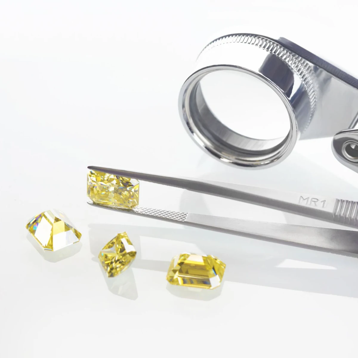 ألماس أصفر مقطوع بشكل مشع، معتمد من IGI، وزنه 0.5-2.0 قيراط، ماس سائب مشع، مُعالج بتقنية ترسيب البخار الكيميائي (CVD)، HPHT، لصنع المجوهرات