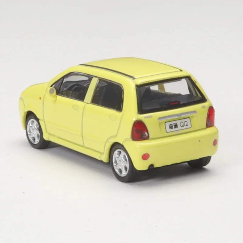 XCarToys 1/64 CHERY QQ （S11) Yellow Alloy Diecast Model Car Toy Collection Gift