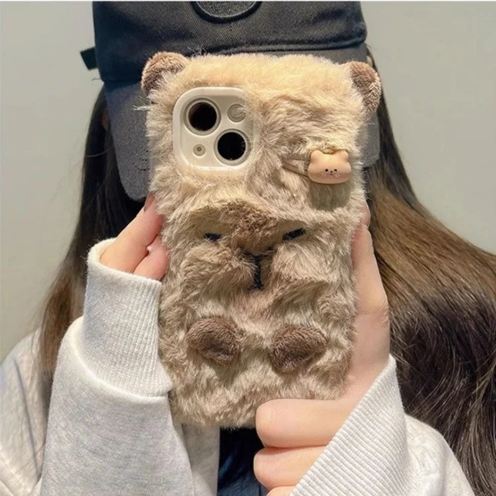 

Luxury Winter Cute fluffy hand warmer Plush Capybara phone case for iPhone 11 12 13 14 15 16 17 Pro Max Plus Cartoon Furry Cover