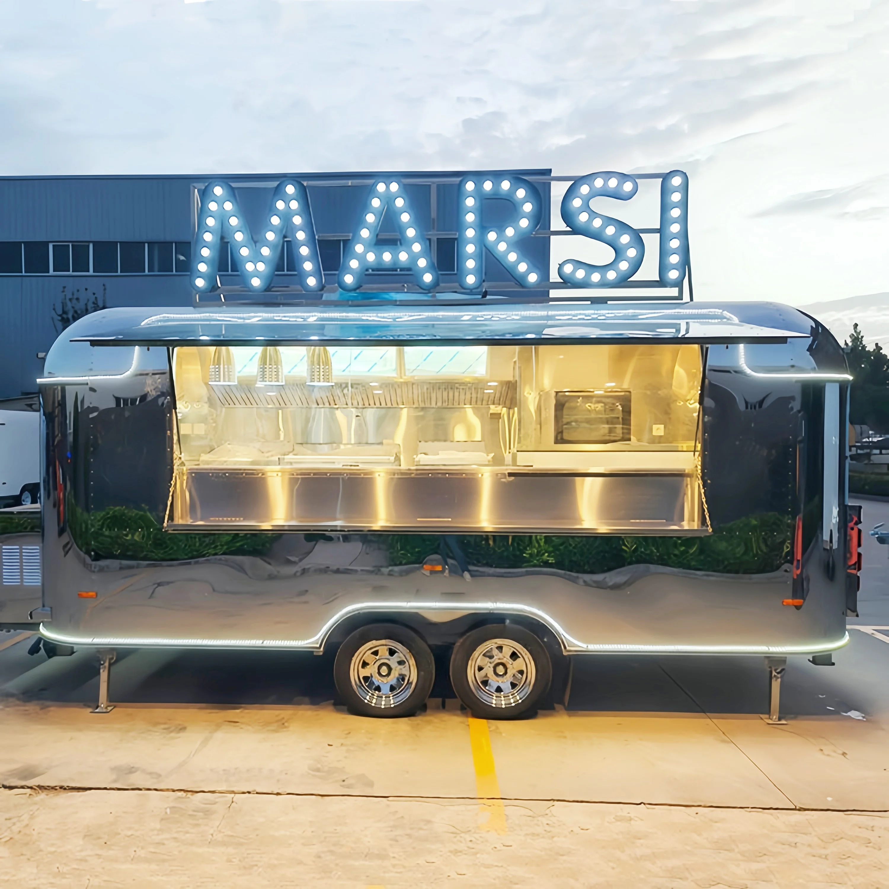 

Customizable Mobile Kitchen Food Truck Trailer Coffee Smoothie Cart Fast Food Trailer for Sale Mobile Business