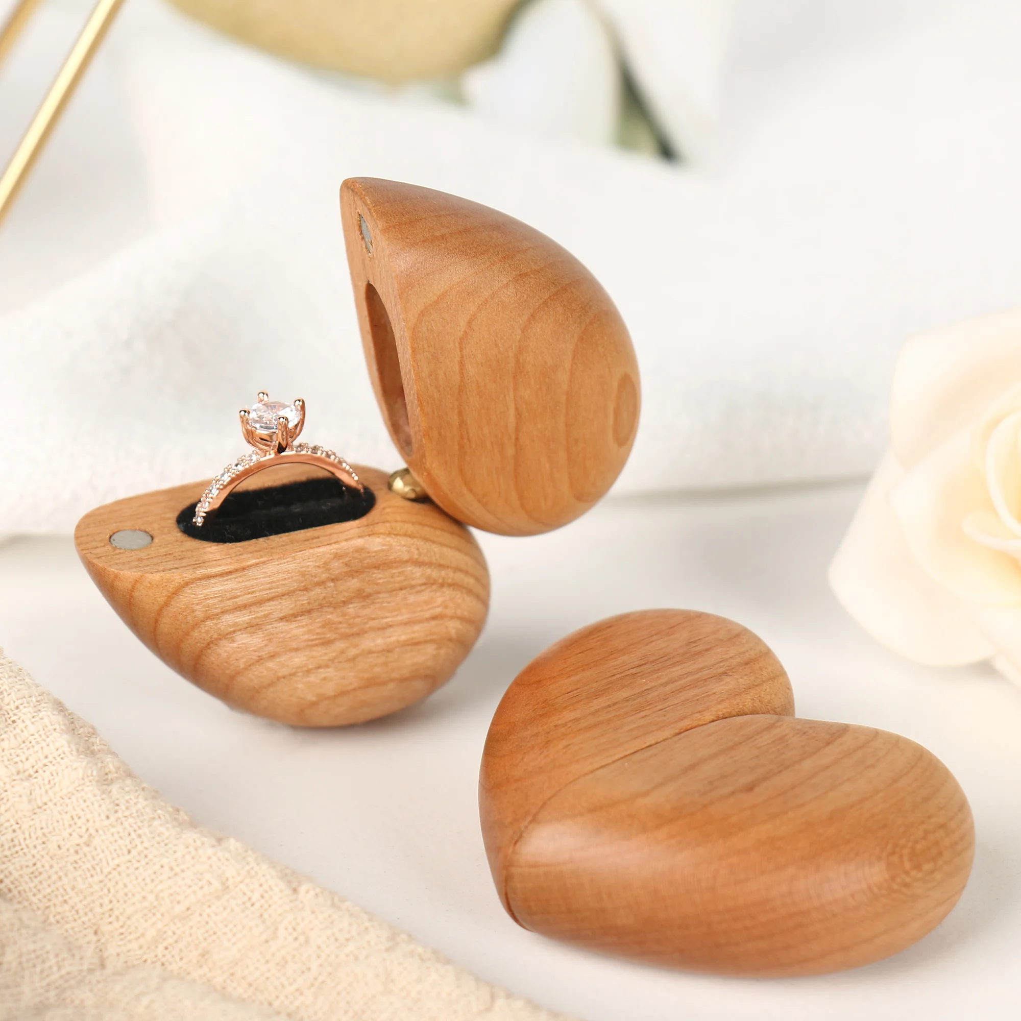 

Creative Wedding Favors Gift, Wooden Ring Storage Box Cute Jewelry Box Organizer Wedding Ceremony Ring Holder Portable Ring Dish