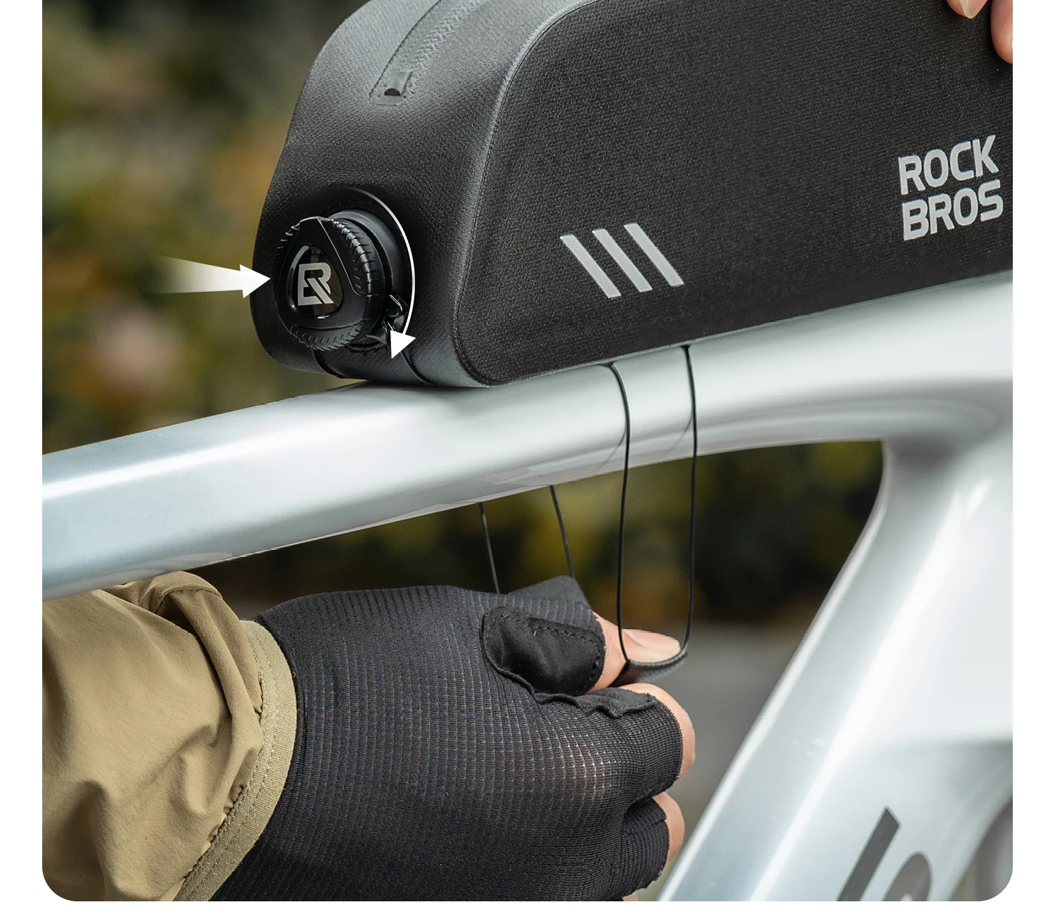ROCKBROS Vollständig Wasserdichte Oberrohr-Tasche 0,9L Fassungsvermögen MTB Rennrad-Rahmentasche Versiegelte Reißverschluss-Rahmentasche mit Stabilem Befestigungszubehör – Detail 7