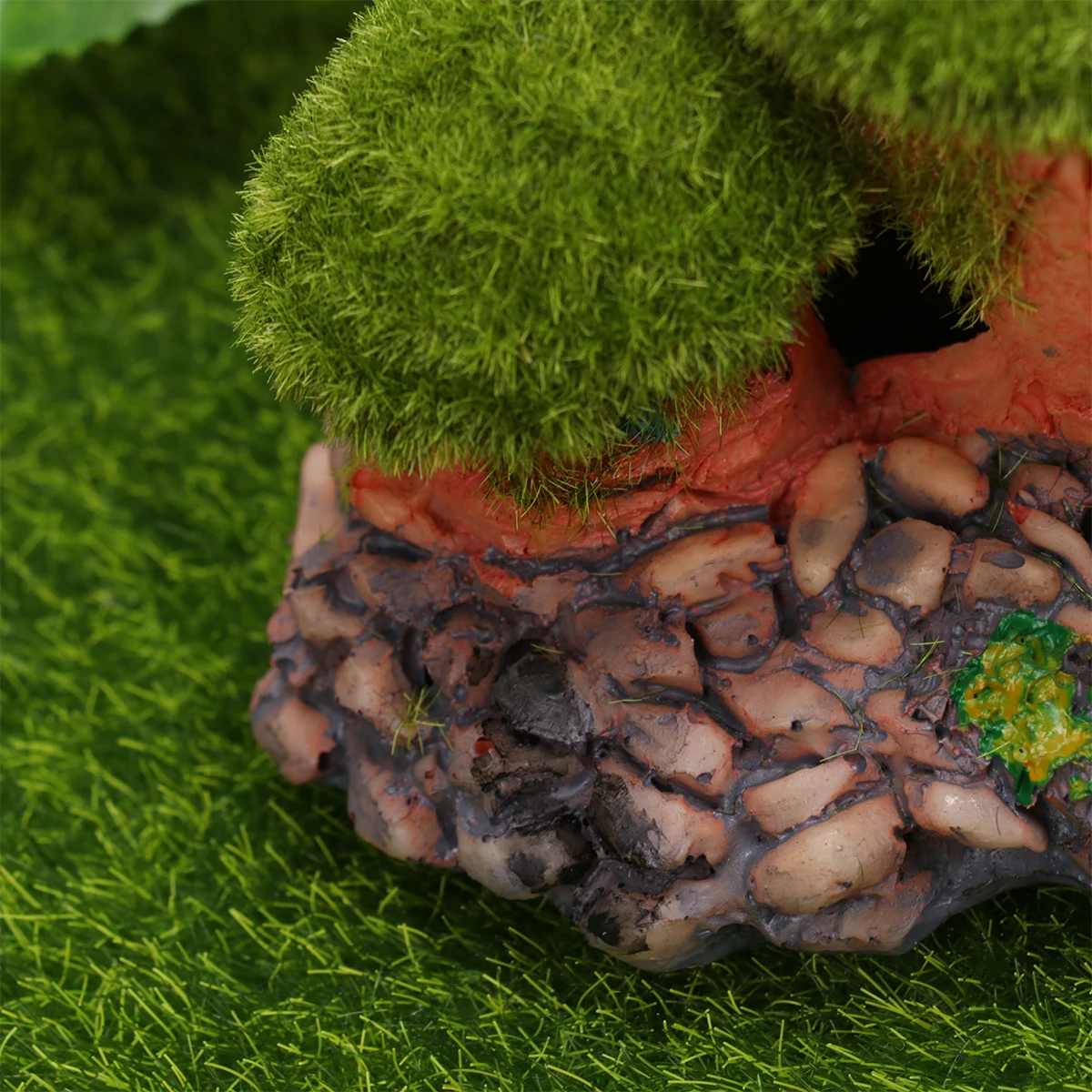 

Resin Craft Moss House Ornament for Fish Tank Aquarium Decor - Lifelike Waterproof Safe Design Landscaping Element