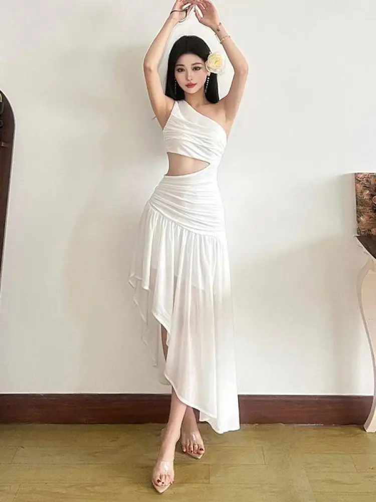 

Women White Slanted Shoulder Hollow Out Sleeveless Backless Sexy Pleated Long Dress Summer Elegant Birthday Vacation Party Dress