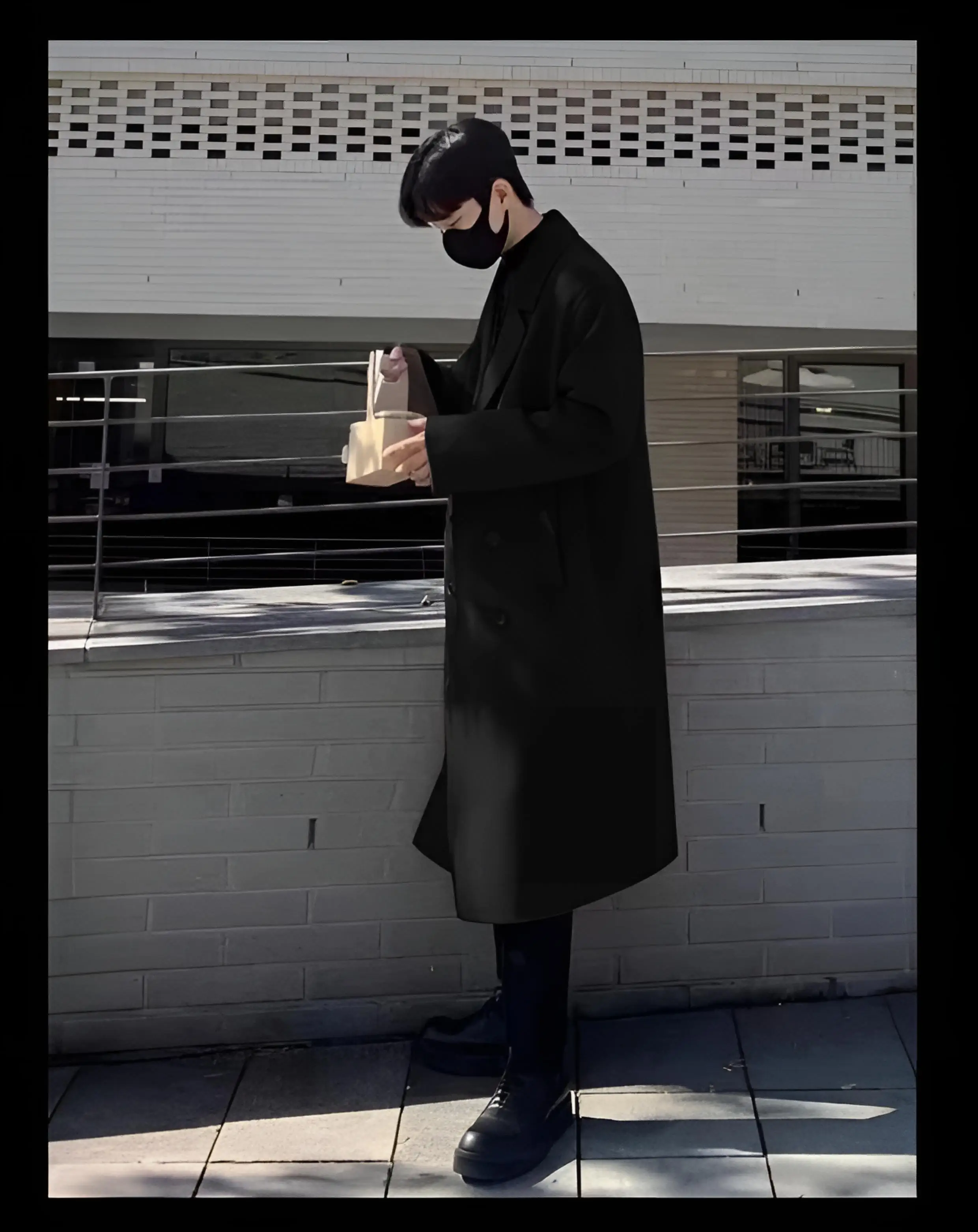 

Мужские тренчи с рюшами: дышащие, вентилируемые, прохладные, комфортные, зеленые, практичные, функциональные, летние, легкие, воздушные, вощеные