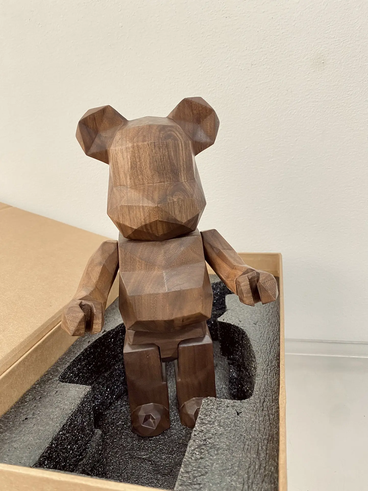 Bearbrick 400% Karimoku x Fragment (Polygon) Drewno Diament Błyskawica Orzech Cegła Niedźwiedź 28 cm Wysokość Naturalna ręcznie robiona lalka