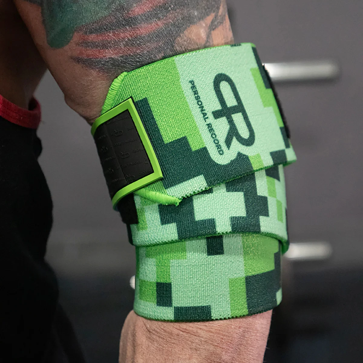 PR Heavy Duty Premium-Ellenbogenbandagen, persönliche Aufzeichnung, Tarnung, Mosaik, Ellenbogenbänder, Gewichtheben, Kreuzheben, Fitness, Ellenbogenstütze – Detail 1